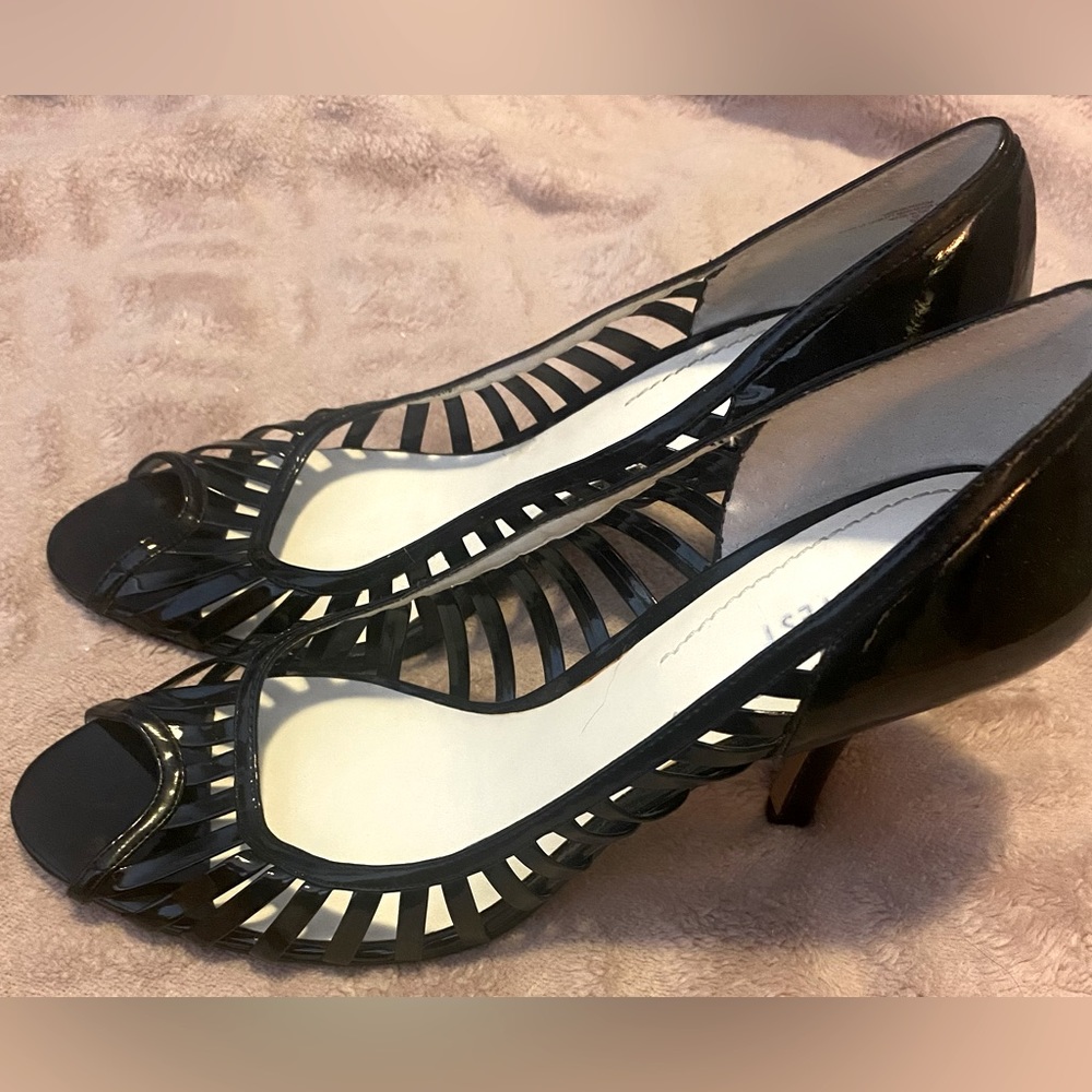 Beautiful Open Toed Patent Leather Sandal Heels
